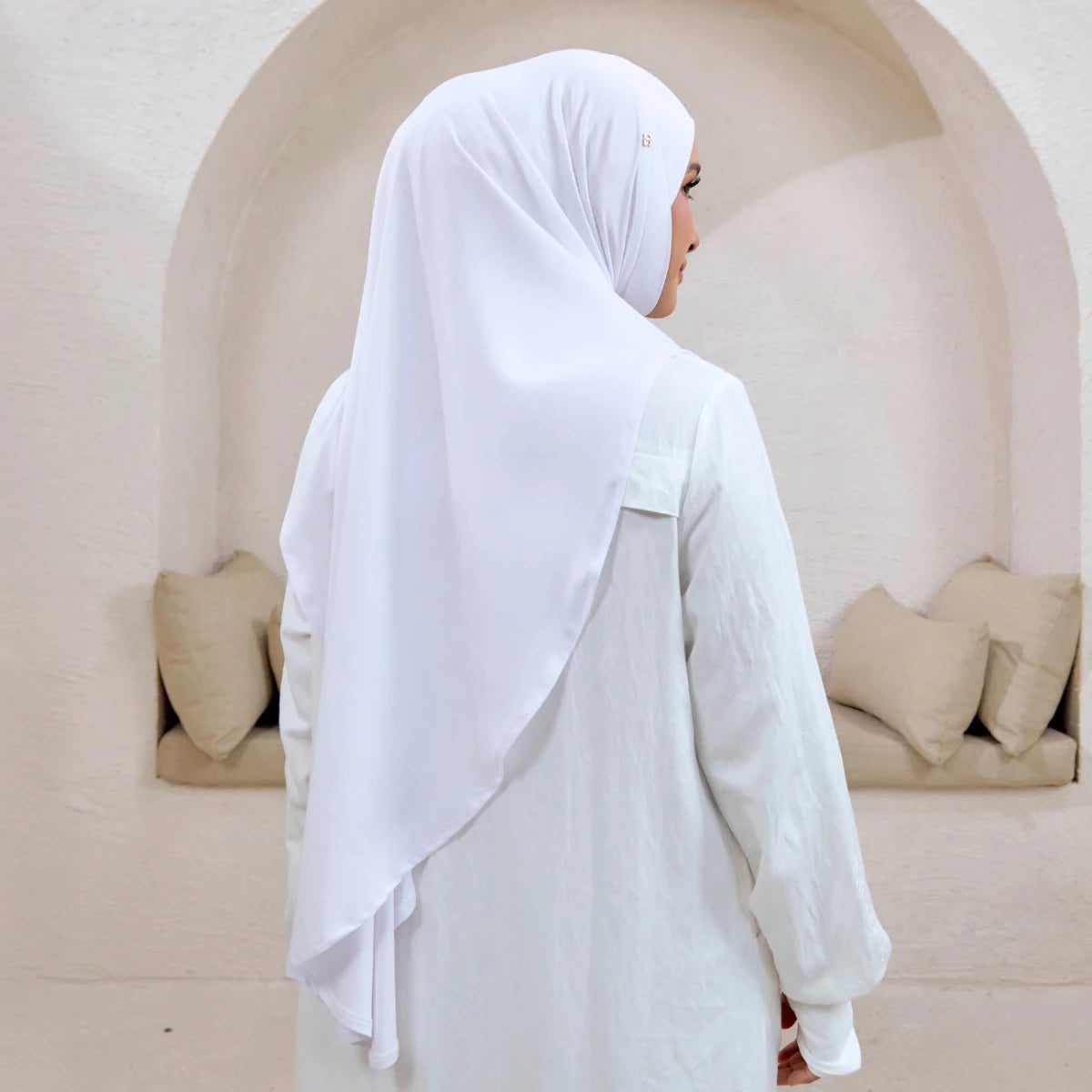 SO-NAWRA TRUE in WHITE