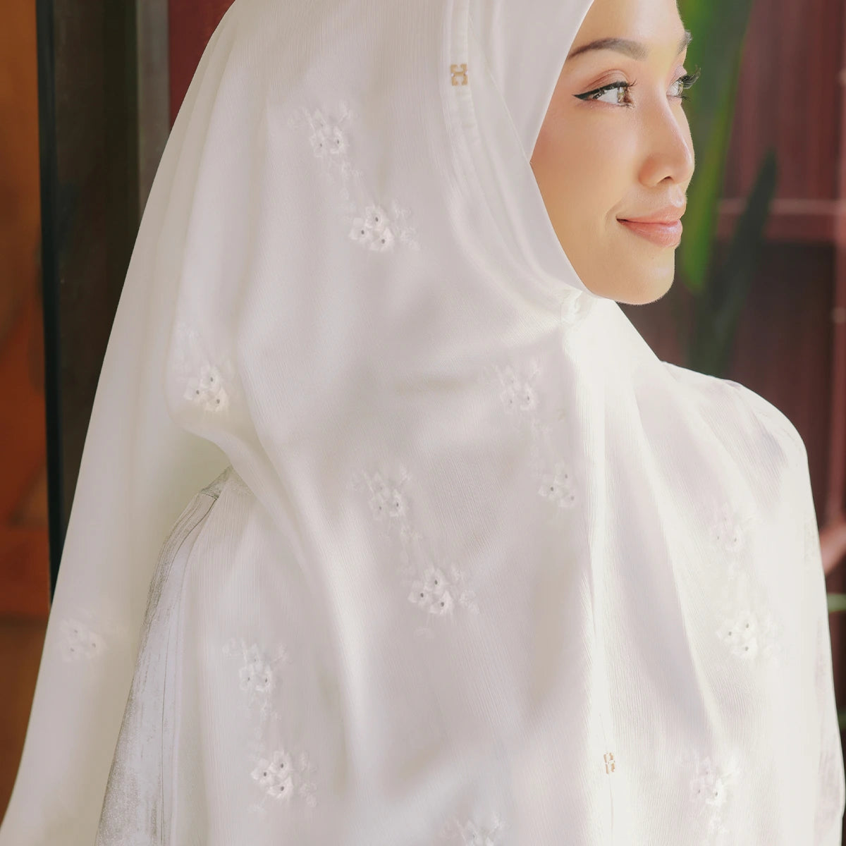 HANEENLY-SO LUXE ESHAAL in WHITE