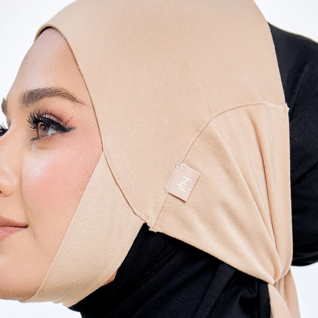 PALOMA with CHIN in ALMOND
