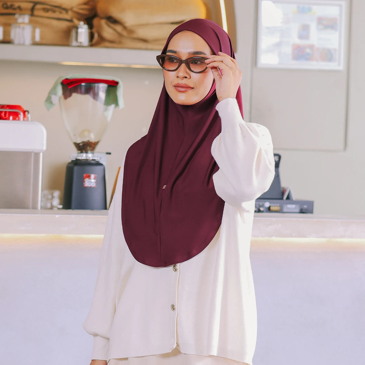 SO-EVELYN in BURGUNDY
