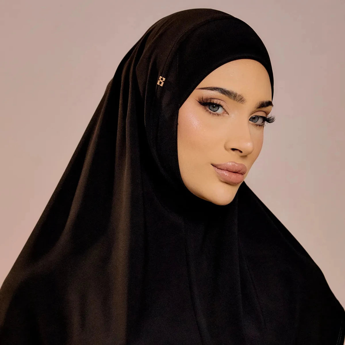 SO-MEDINA in BLACK