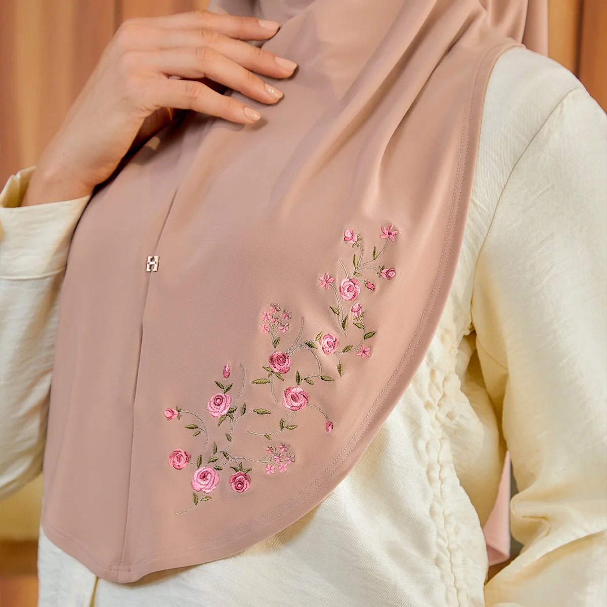 SO-LANA LUXE DECO ROSA in ALMOND FROST