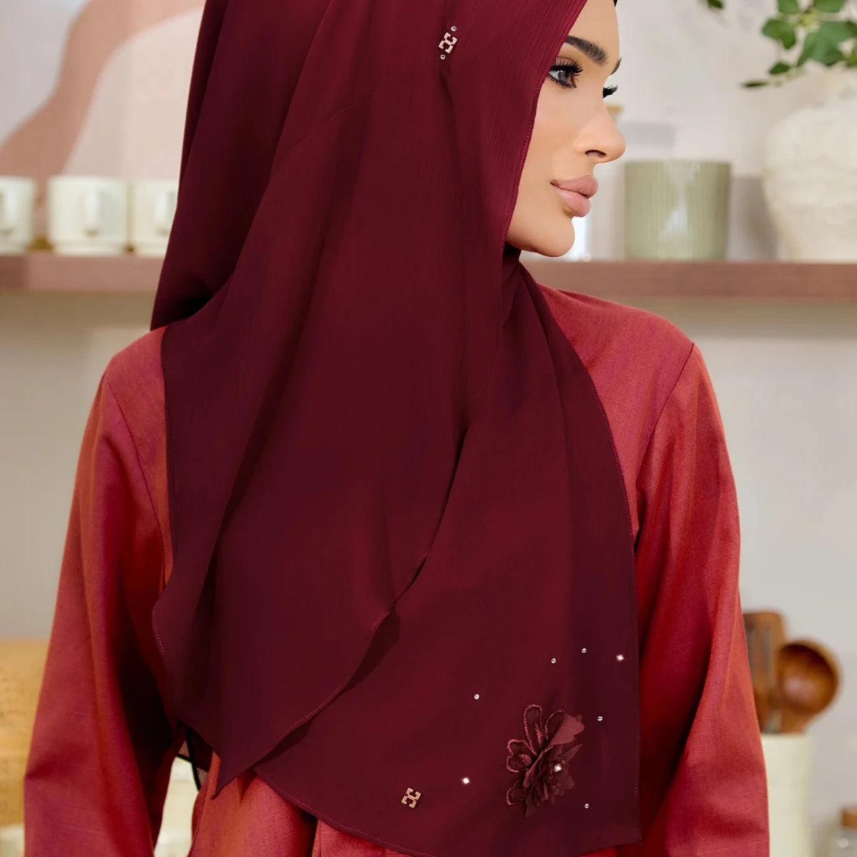 SWEETLY-SO LUXE HANAMEERAN in CRANBERRY