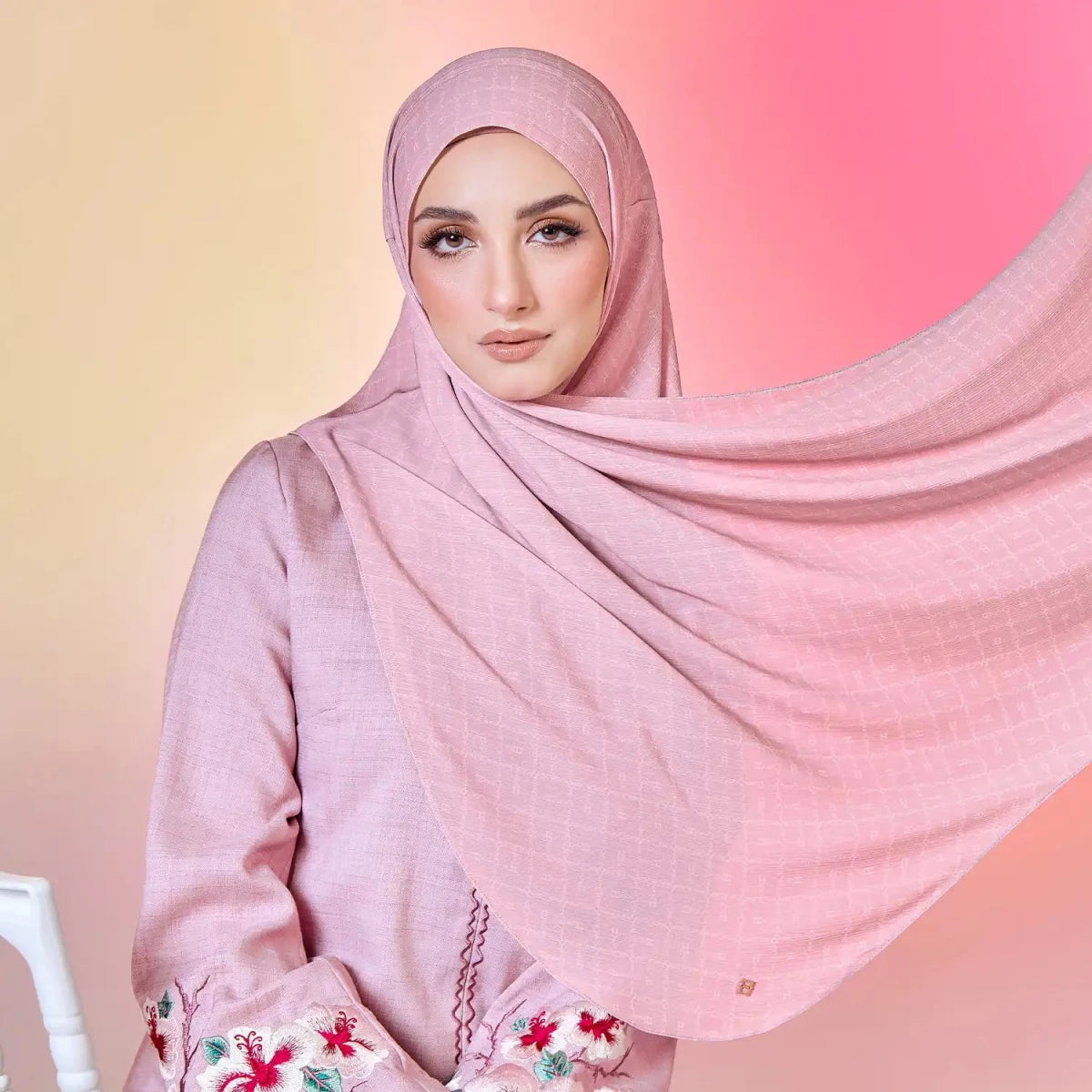 FAIRY-SO CHAINELLE in MISTY ROSE