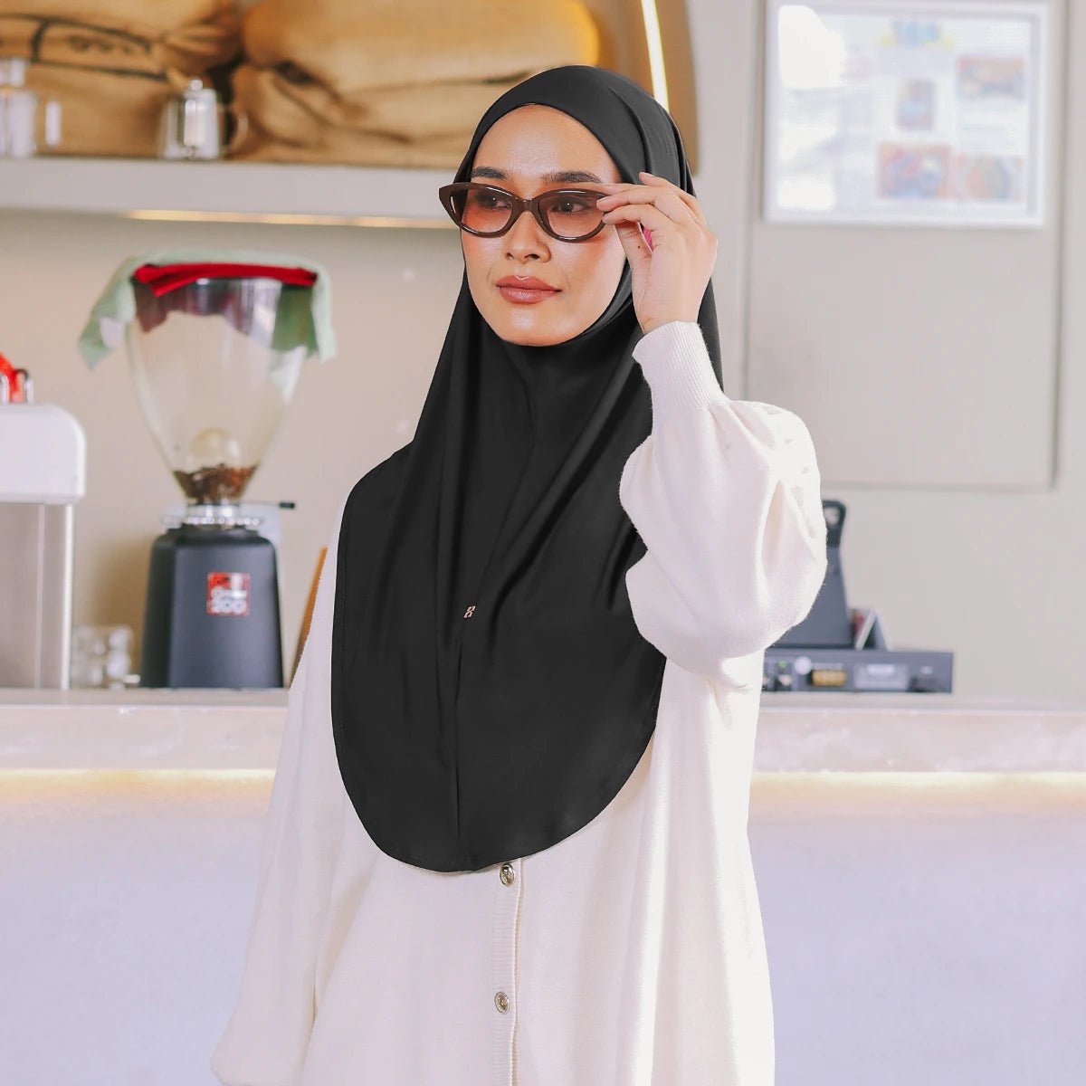 SO-EVELYN in BLACK