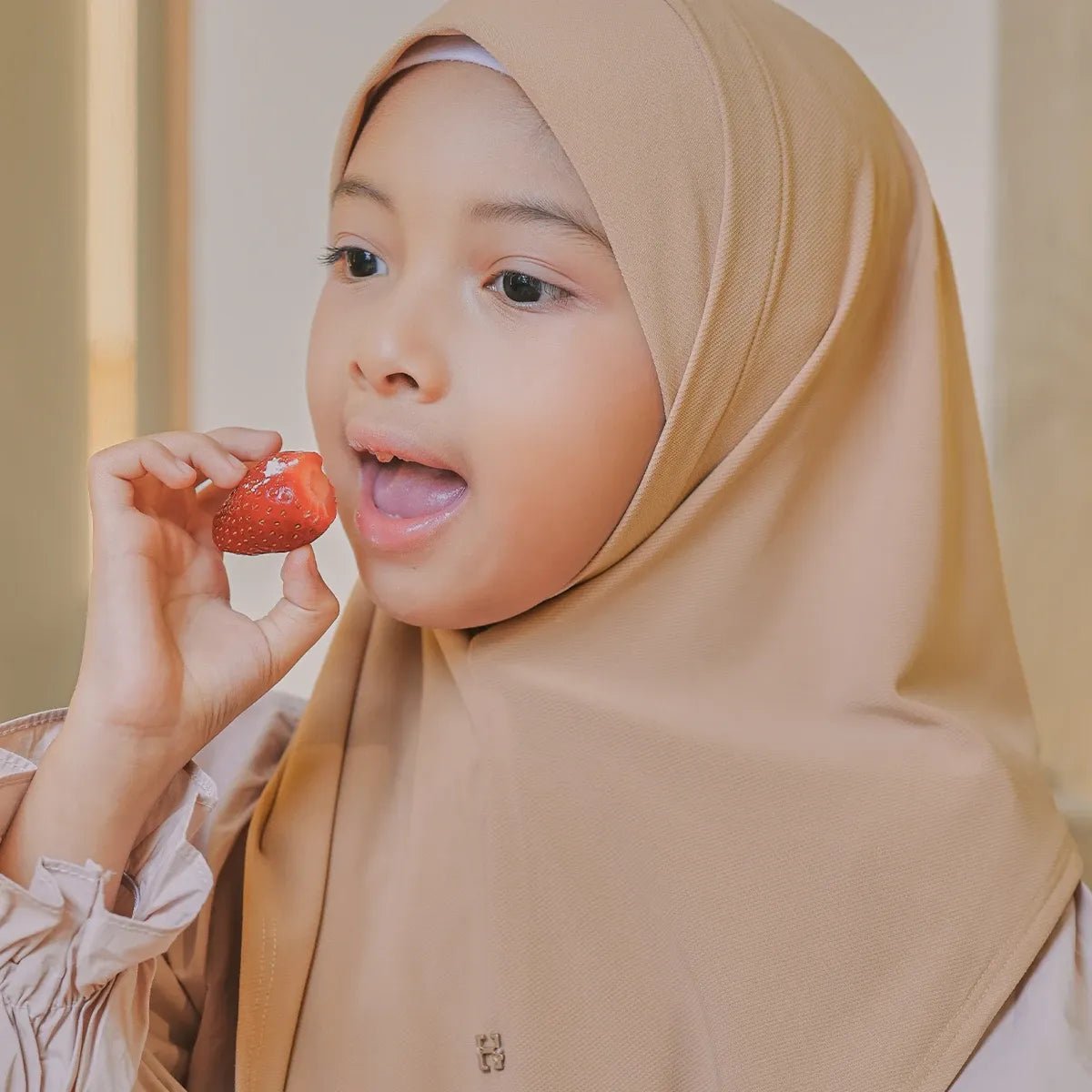 SO-LEXIE LITTLE GIRL in PEACHY ASHY