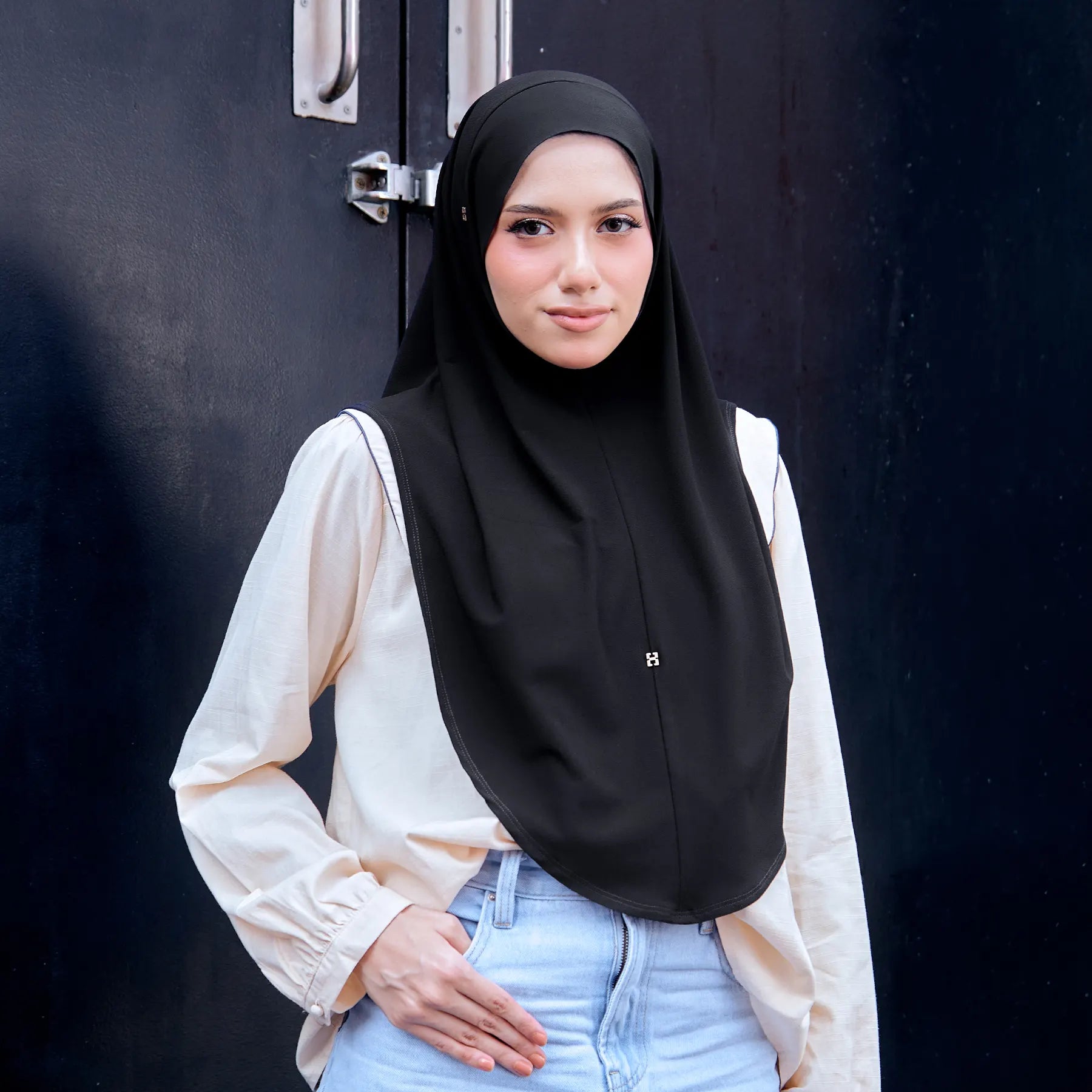SO-YOUNG in BLACK