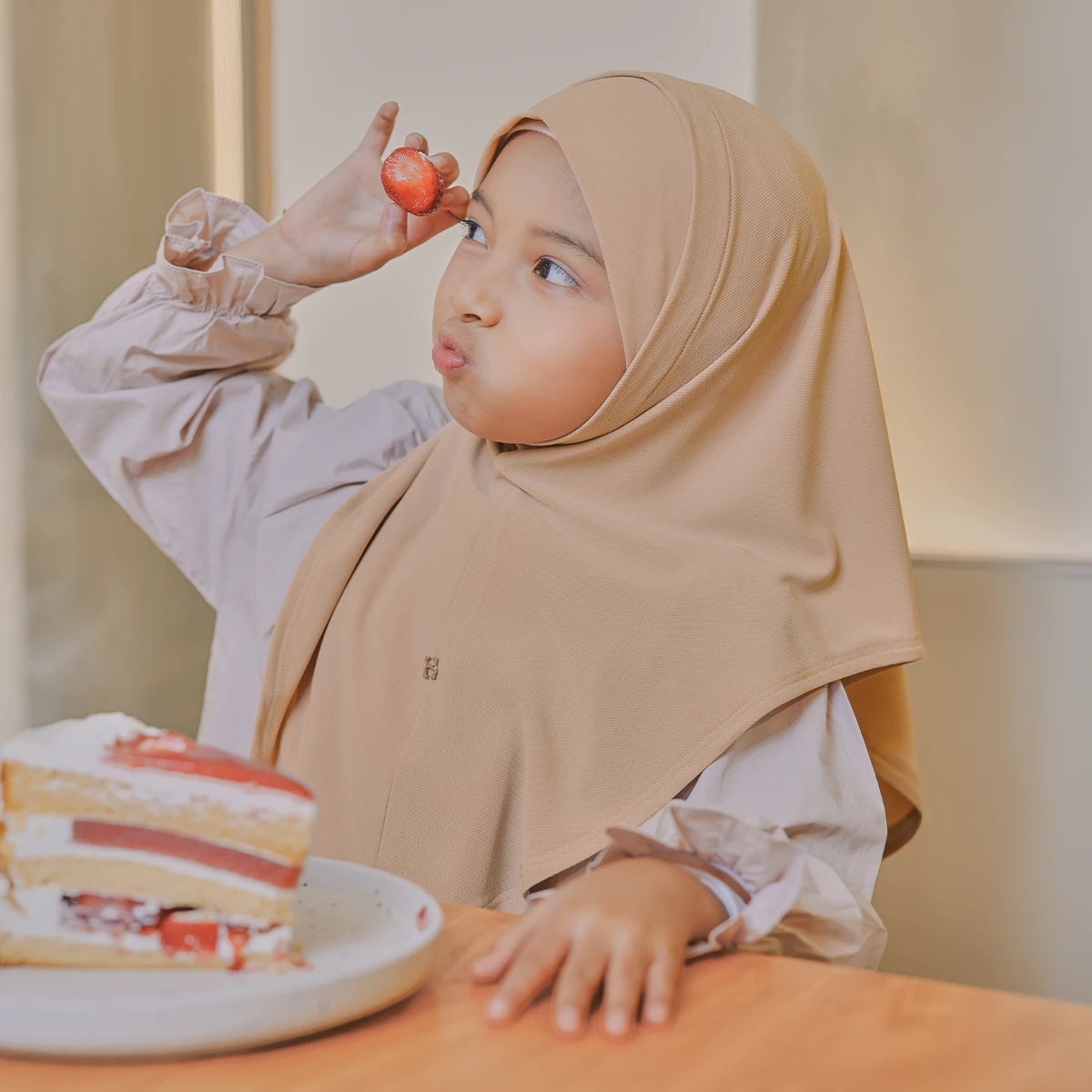 SO-LEXIE LITTLE GIRL in PEACHY ASHY