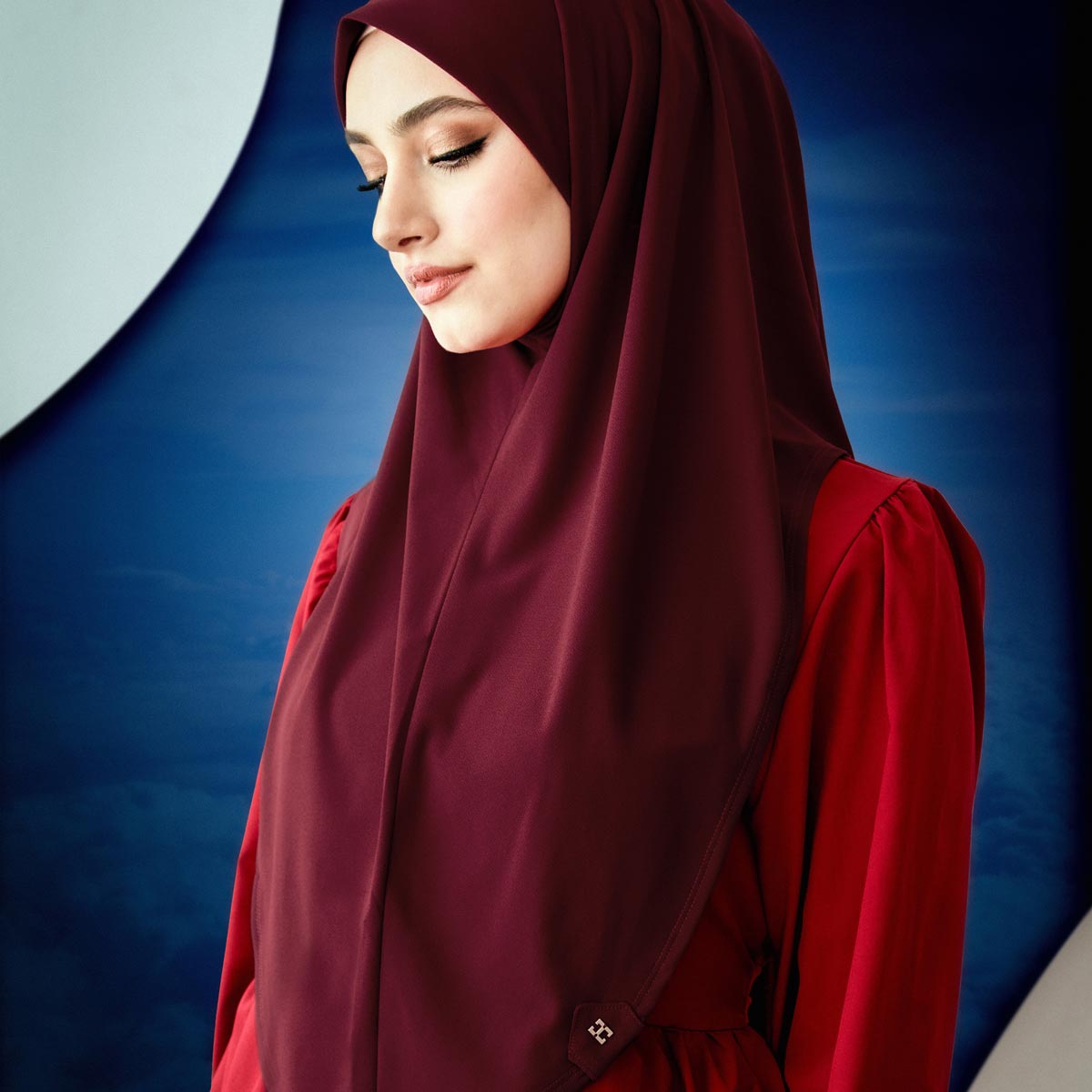 SO-LEA in VELVET BERRY