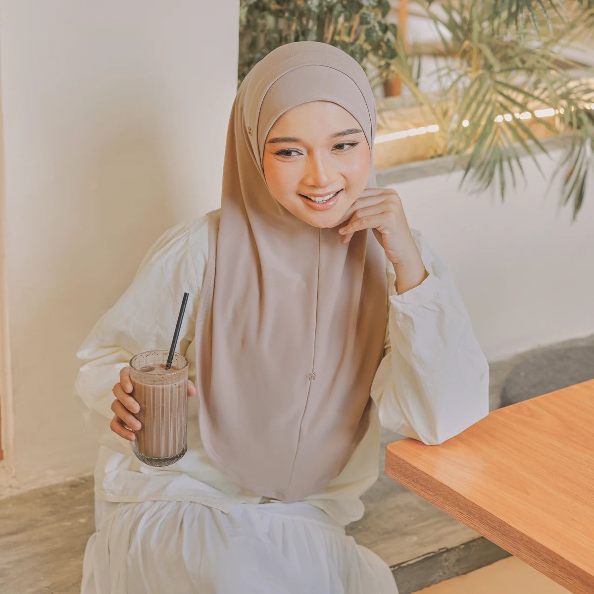 SO-ALEXANDRA in TAUPE MIST