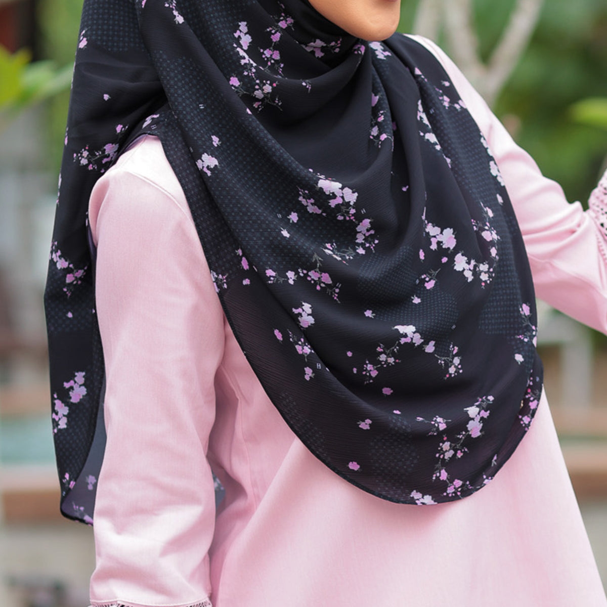 TWEELY-SO BASIC ETERNAL SPRING in BLACK