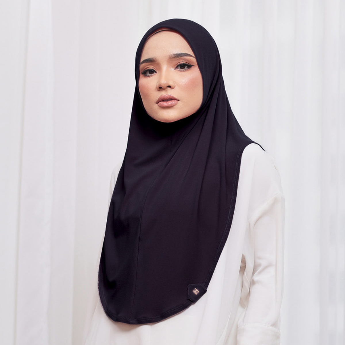 Yalangoch yoshlar Porno filmda Masha Malinovskaya