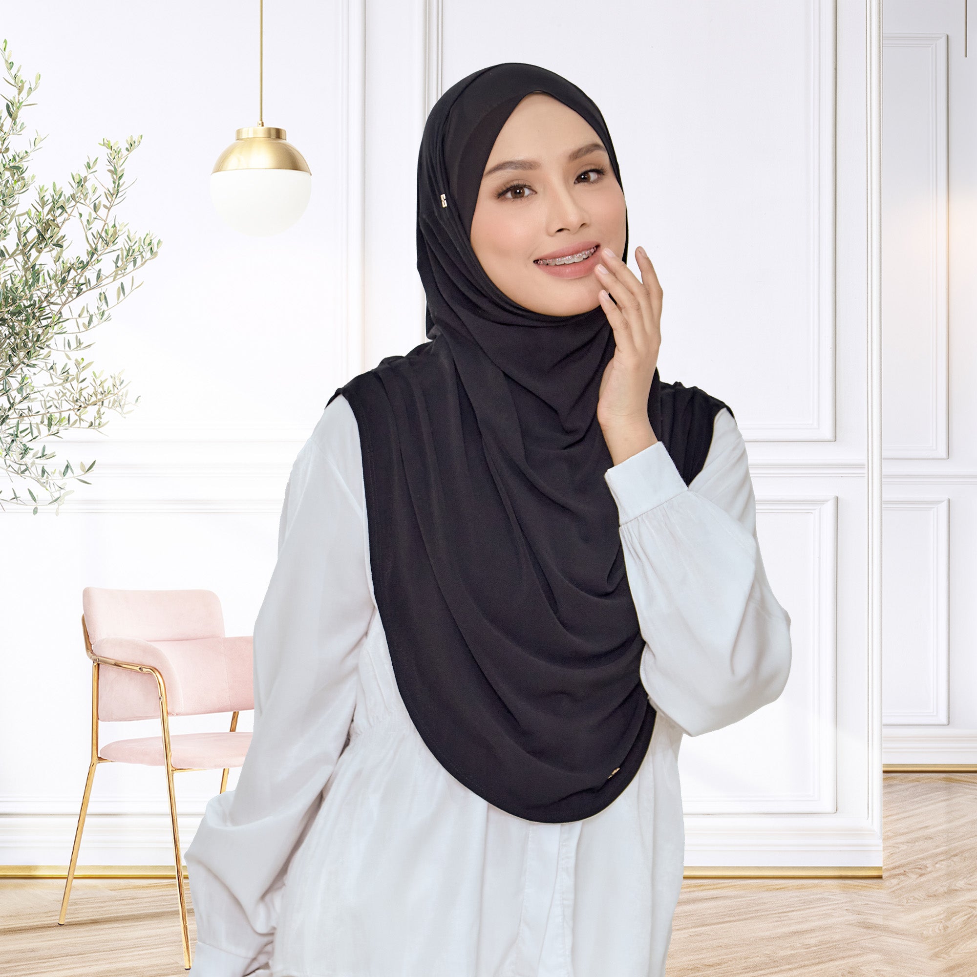 SO-TRELLA PLAIN in BLACK