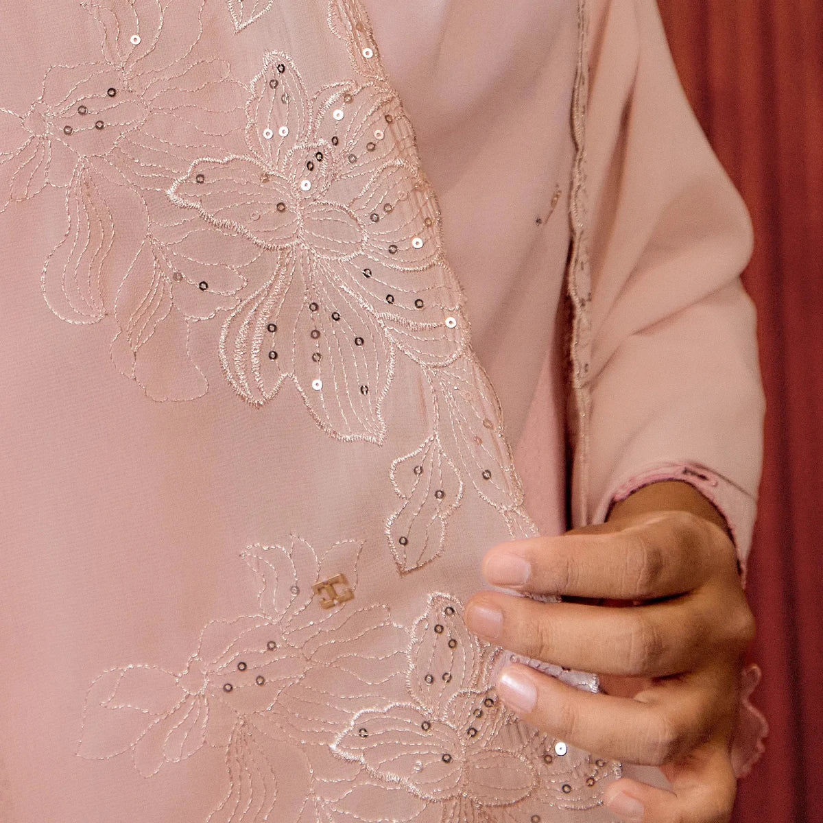 PS-CHLOE in BLUSH