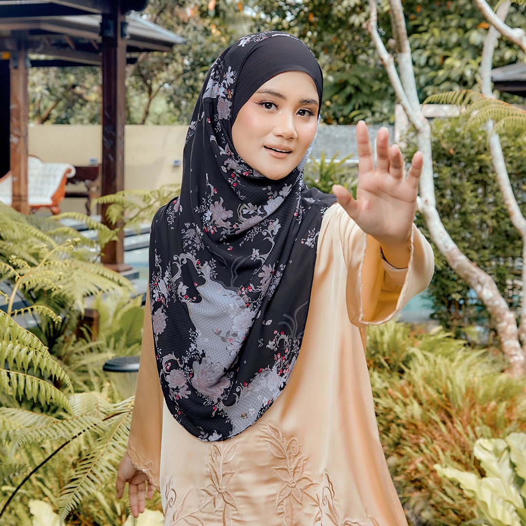 TWEELY-SO BASIC CHERRY CHIC in BLACK