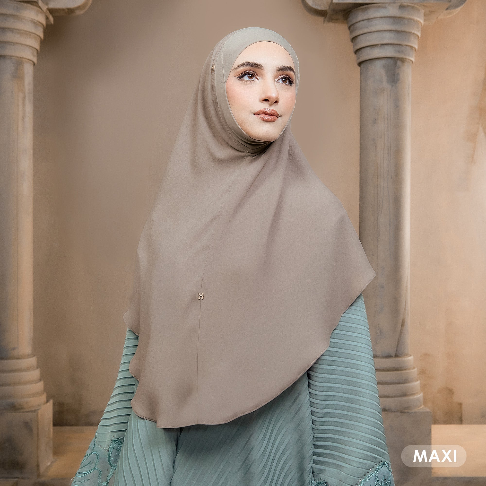 IMANLY-SO in EARTH BEIGE