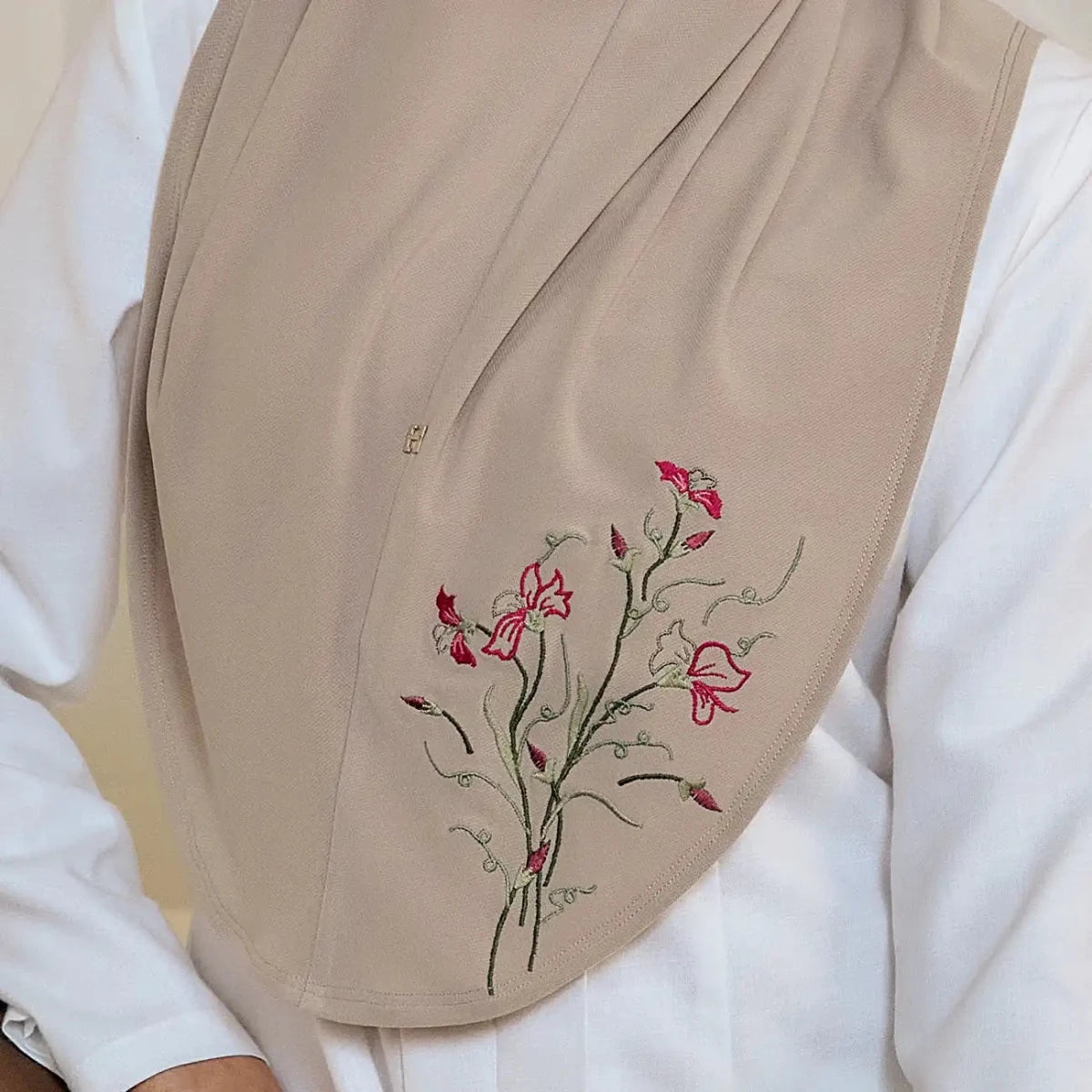 SO-MARJAN TWILL LUXE BELLFLOWERS in KHAKI
