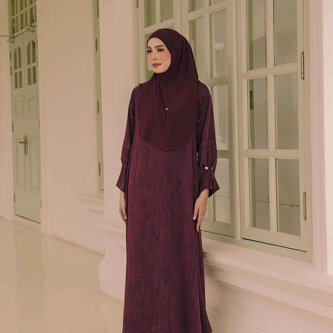 JO-KAREENA in BURGUNDY