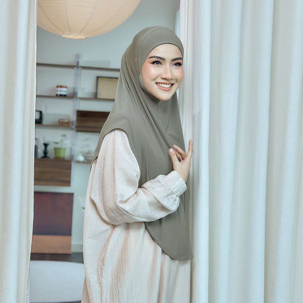 SO-MAHWISH IK in MILKY KIWI