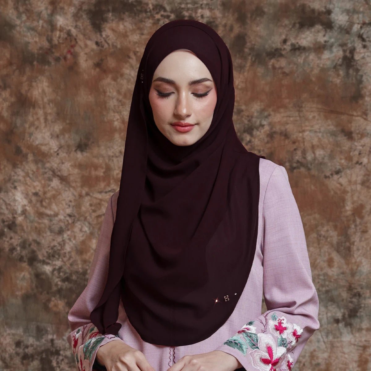 PRETTILY-SO in MAROON