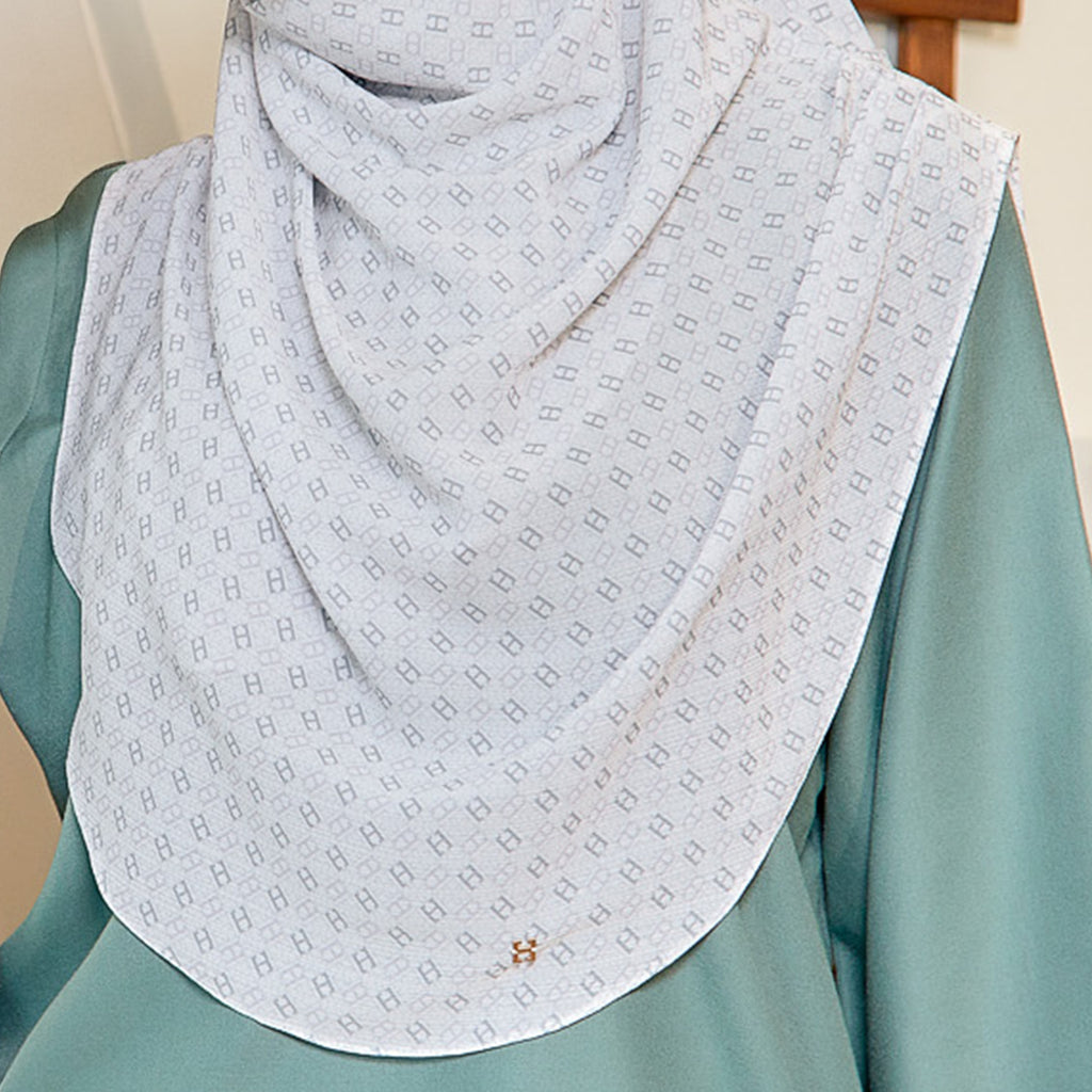 TWEELY-SO BASIC INITIALS in OVERCAST