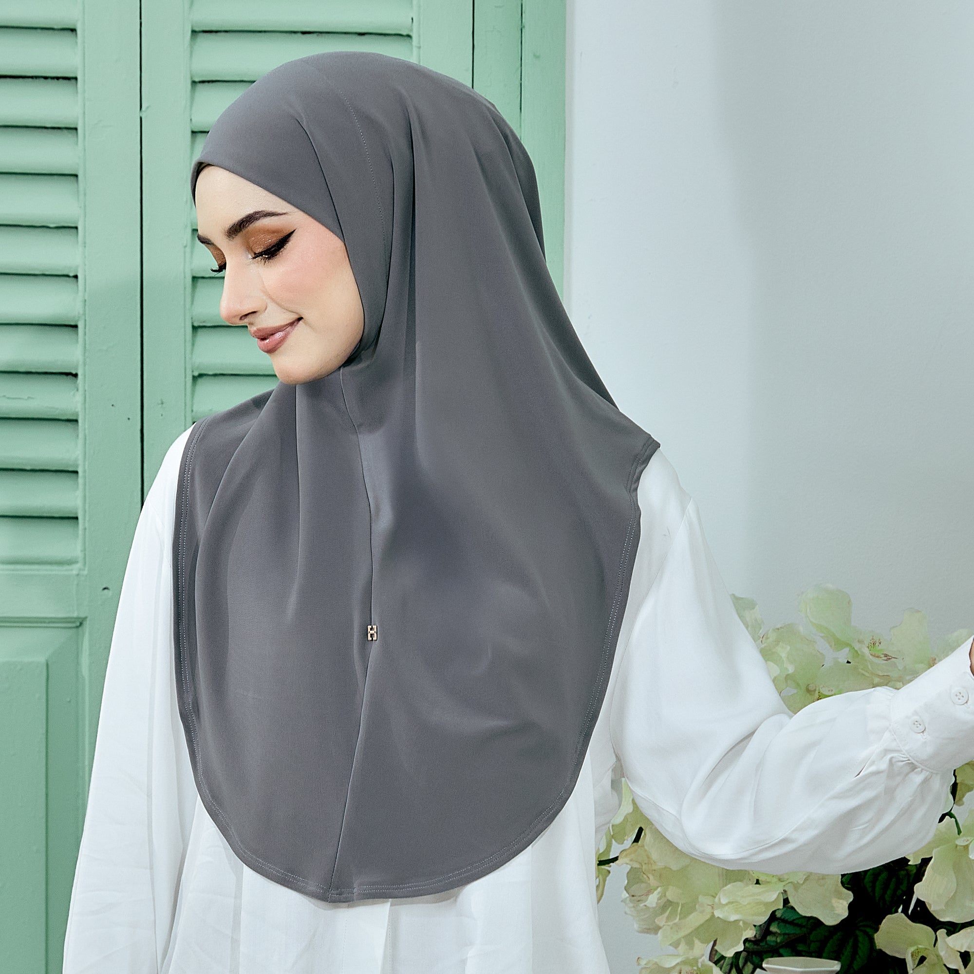 SO-ESSENA BASIC in SEDONA GRAY