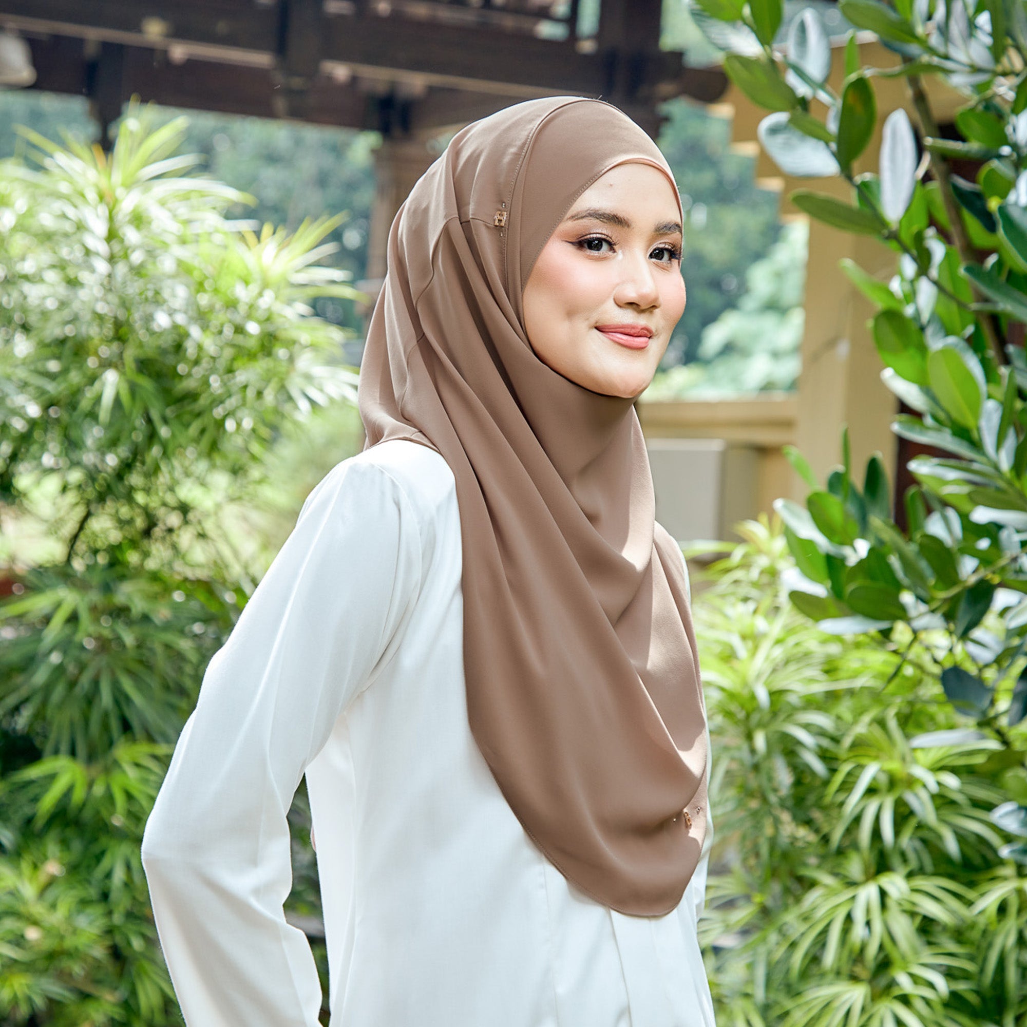 SOFTLY-SO in TAN BROWN
