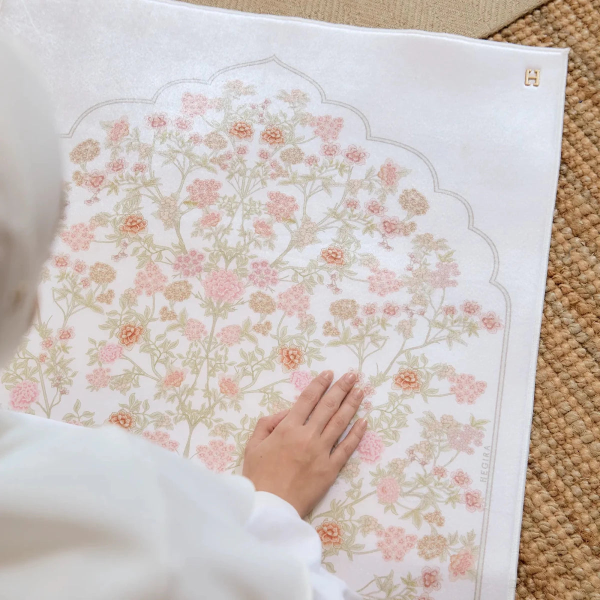 SAJDA HAYAT in WHITE