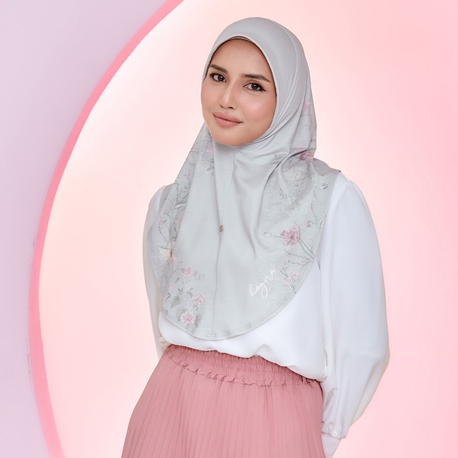 SO-MARVEY WILDEBLOOM in SEA SALT