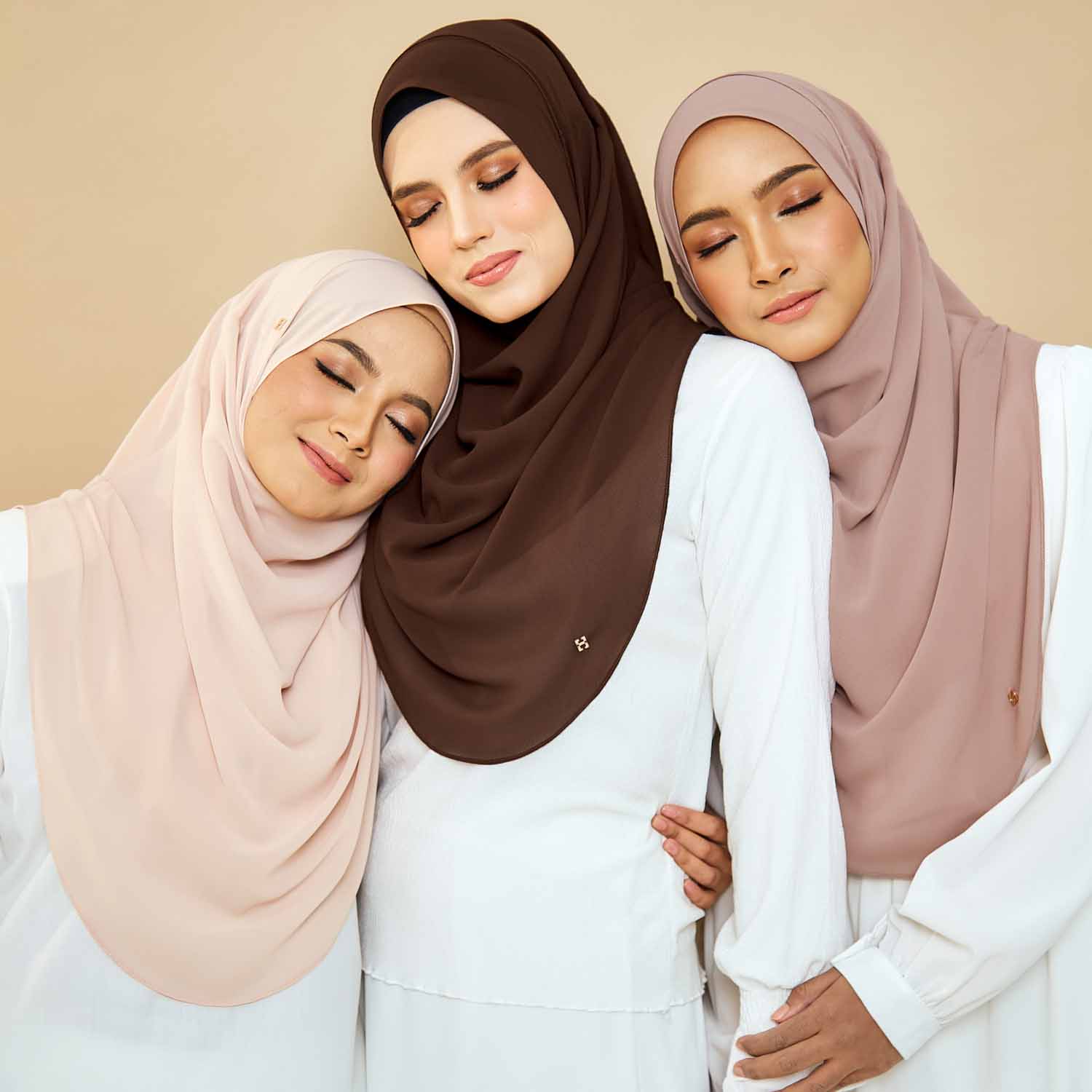 CUTELY-SO in ALMOND SPICE