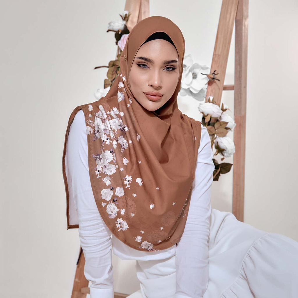 SO-DAISY RUSTIC ROSETTE in MARIGOLD