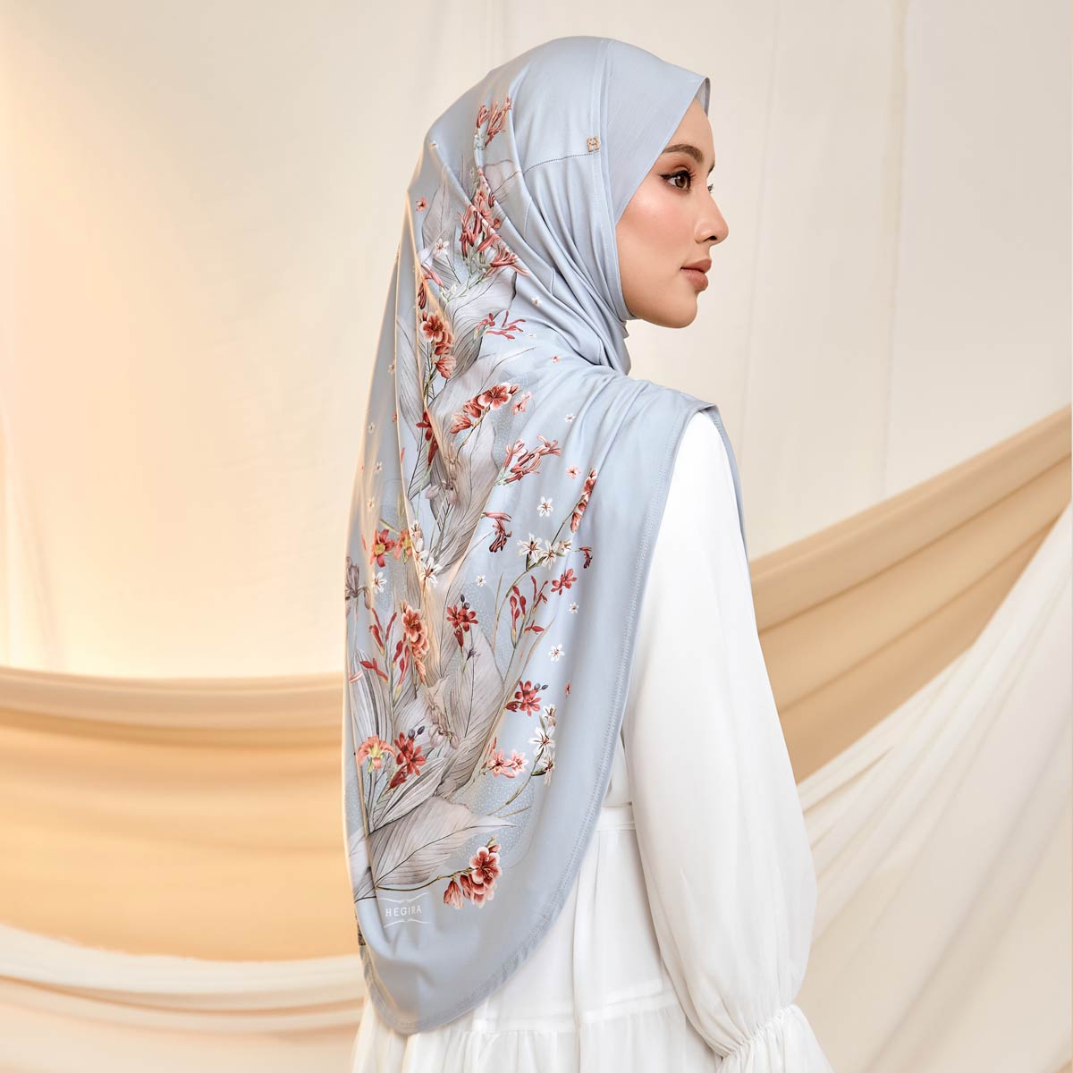SO-AMORA FOLIAGE FANTASY in BASHFUL