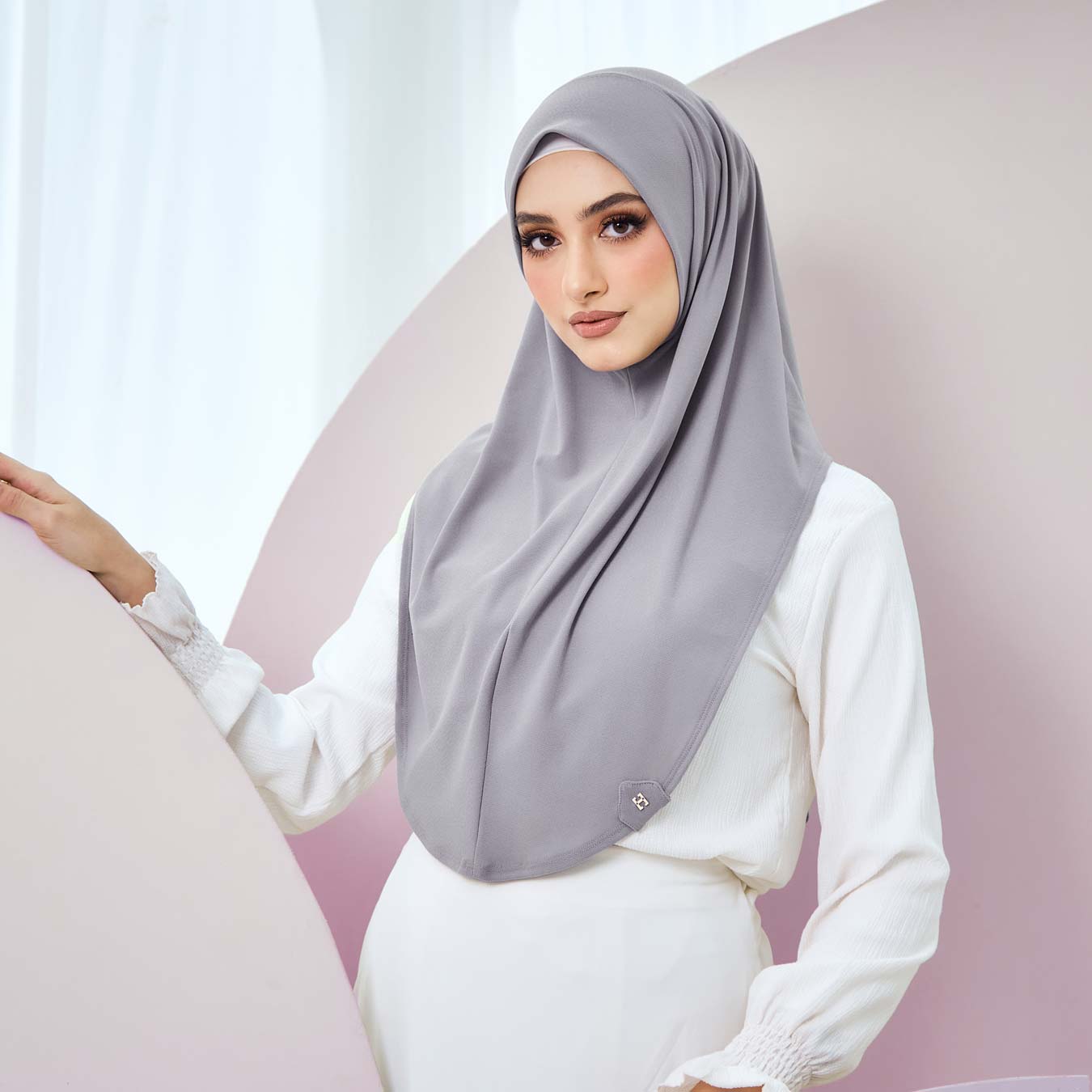 SO-LEA in HOPE GRAY
