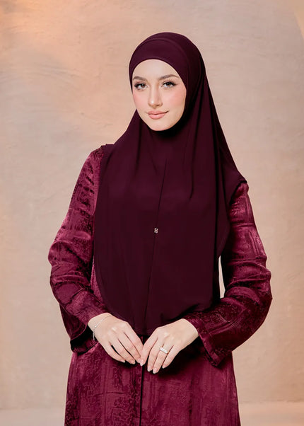 SO-MARJAN TWILL in CRANBERRY