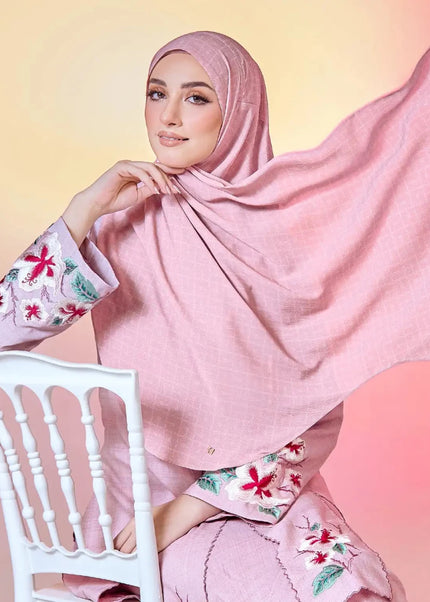FAIRY-SO CHAINELLE in MISTY ROSE