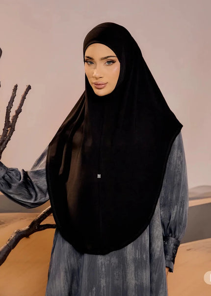 SO-MEDINA in BLACK
