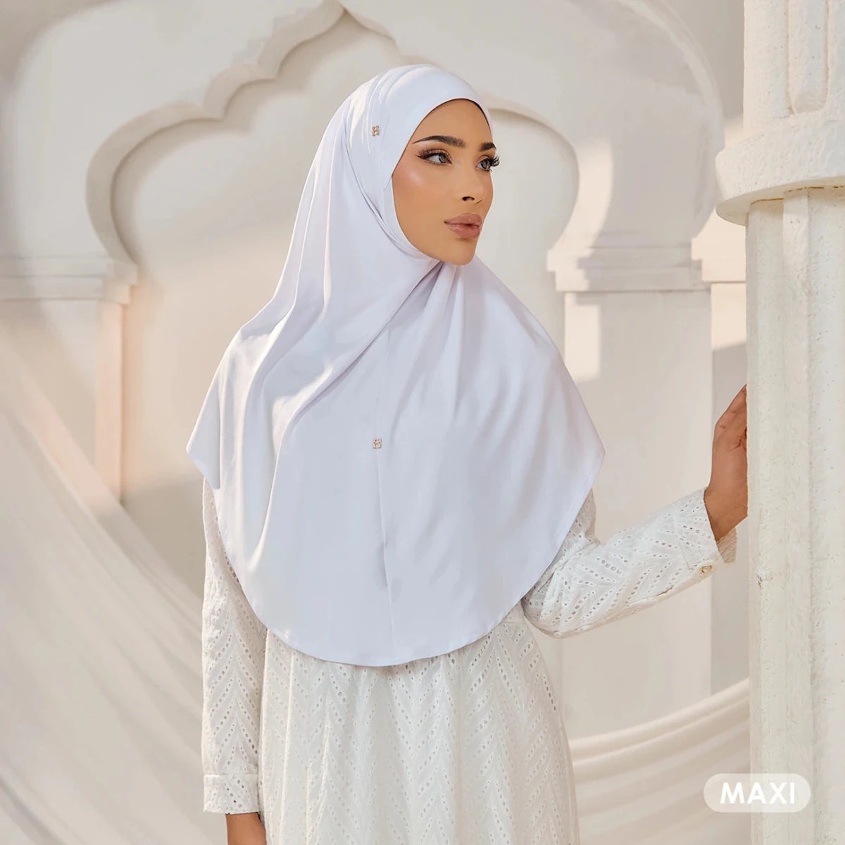 SO-MEDINA TRUE in WHITE