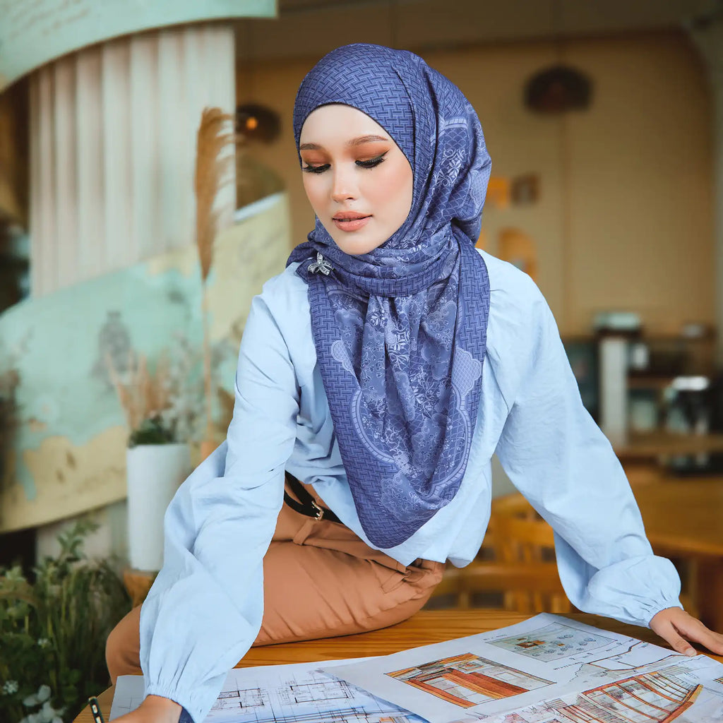 SO-STELLAR PORCELAIN in DARK BREEZE