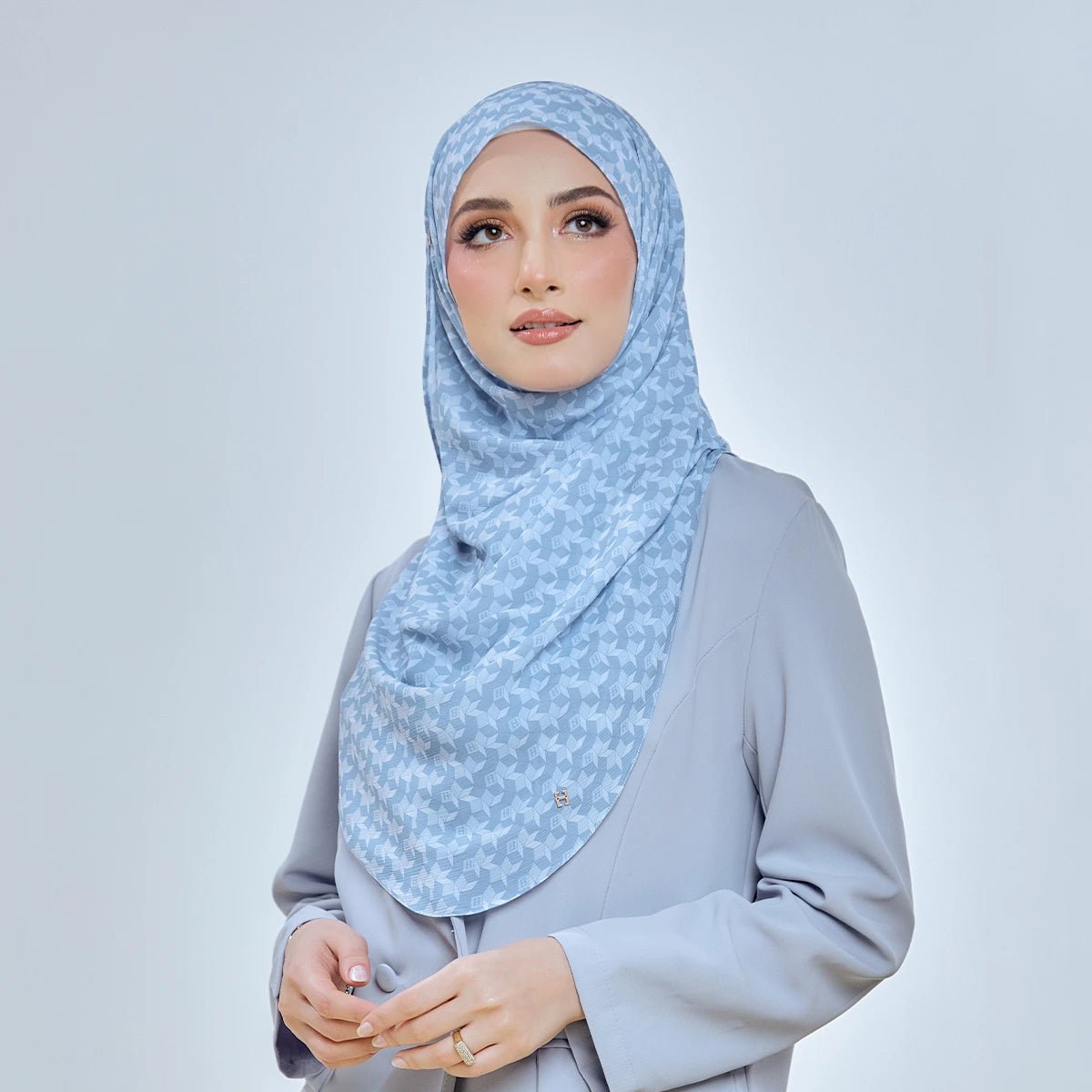 FAIRY-SO MINJI in POWDER BLUE