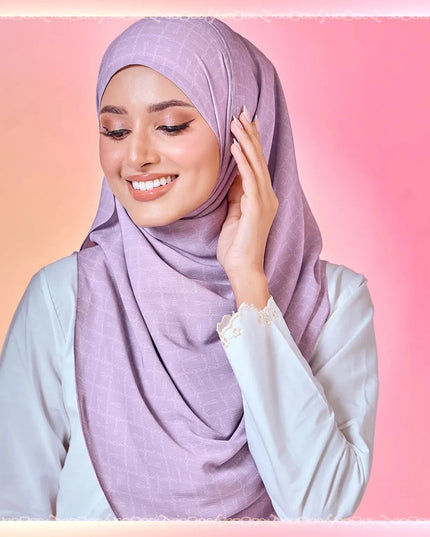 FAIRY-SO CHAINELLE in WISTERIA