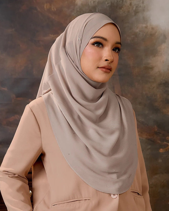 TWEELY-SO PLAIN WITH ORIGINAL CRYSTAL in DUSTY BEIGE