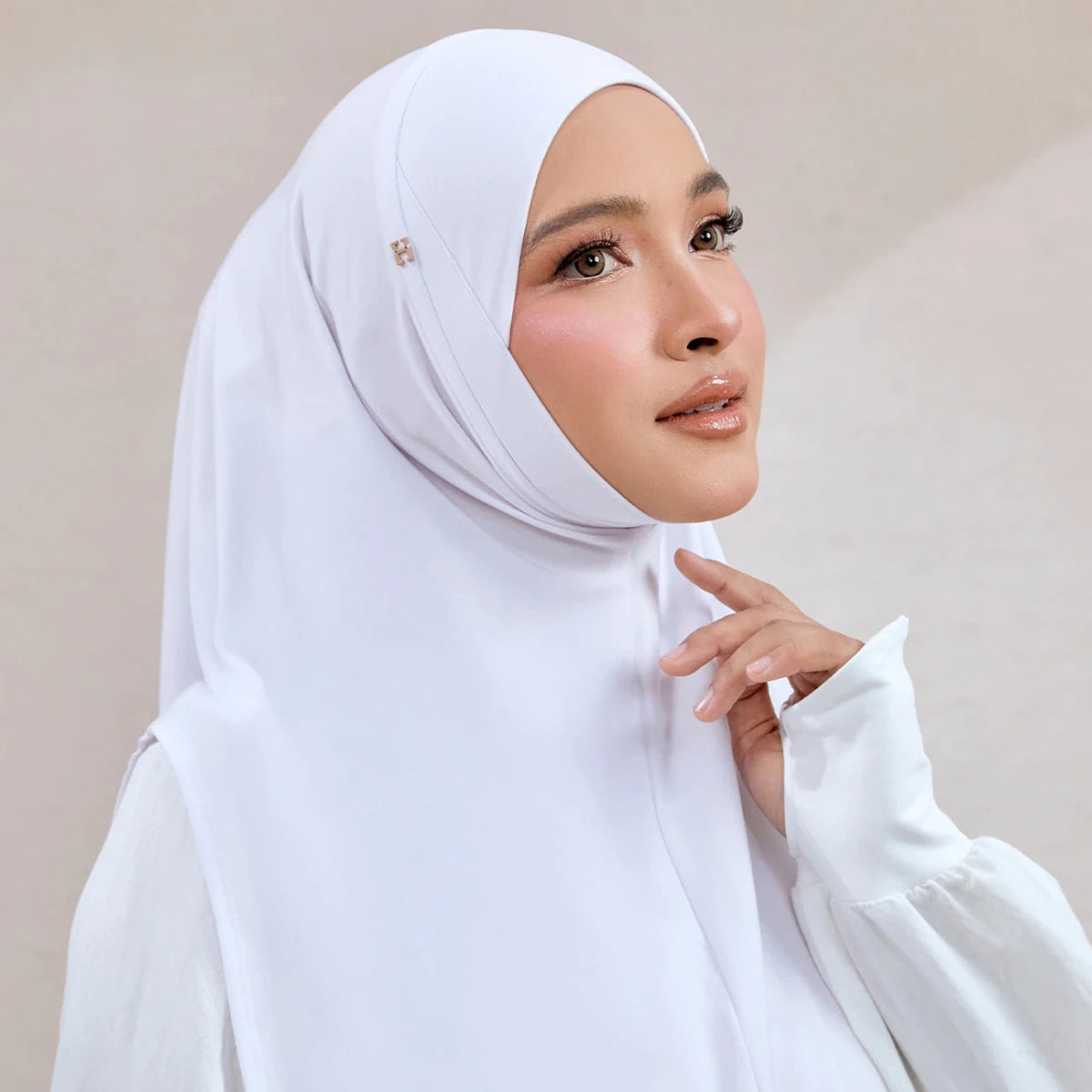 SO-NAWRA TRUE in WHITE