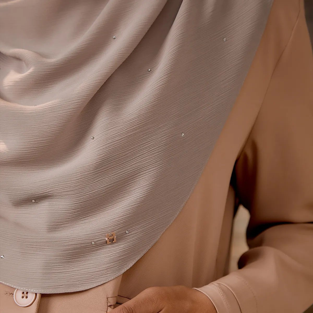 TWEELY-SO PLAIN WITH ORIGINAL CRYSTAL in DUSTY BEIGE