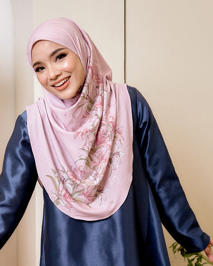 KEENLY-SO LILY in PINK WATER