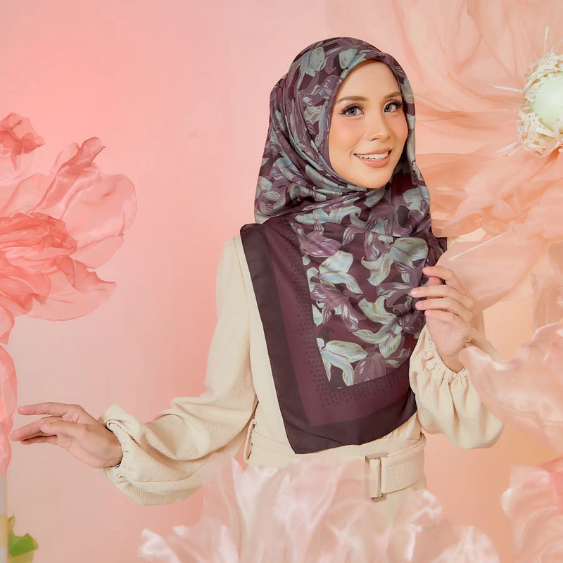 PS-SOFT EMBOSSED SEA OF LILIES in PLUM