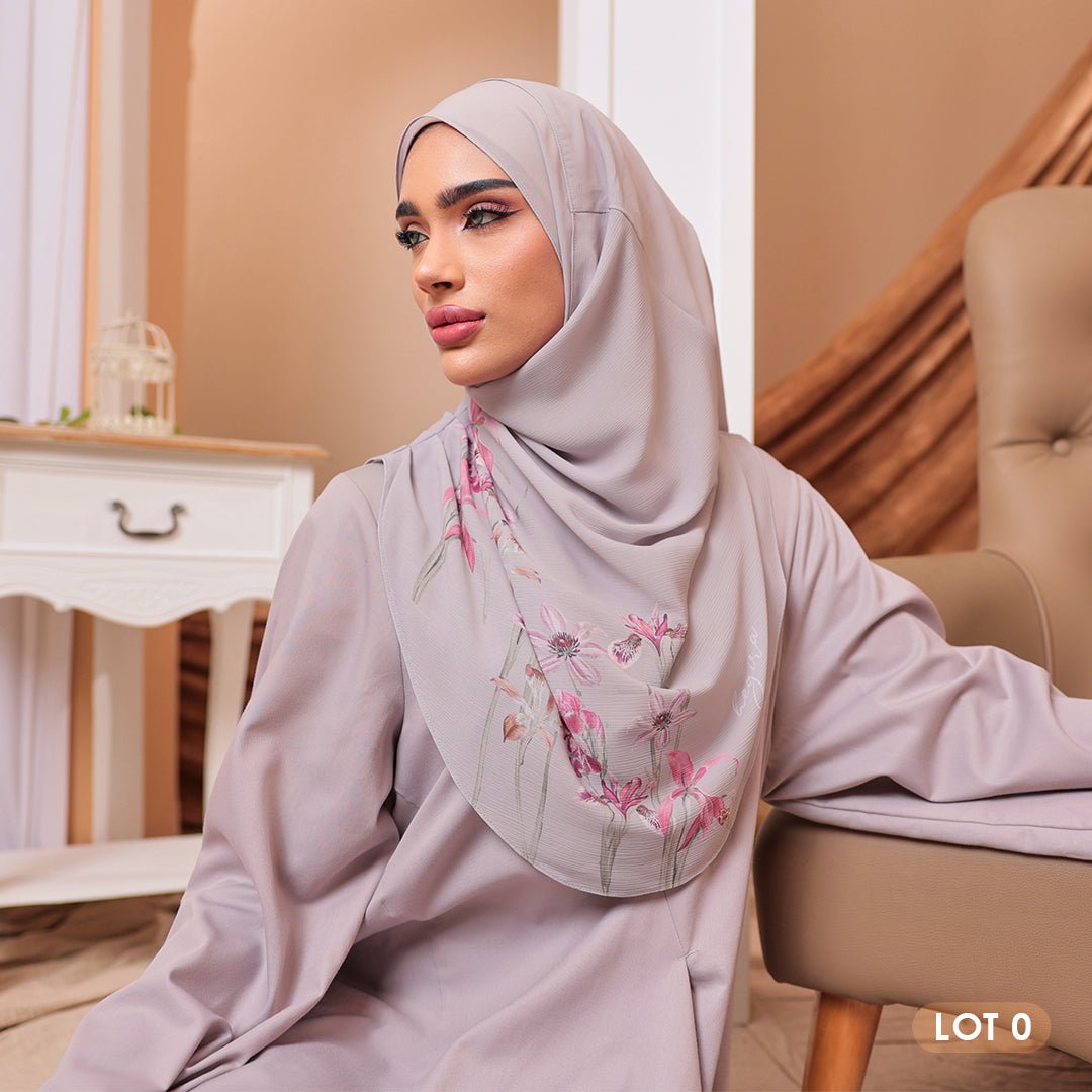 TWEELY-SO PETAL POISE in FROSTY TAUPE