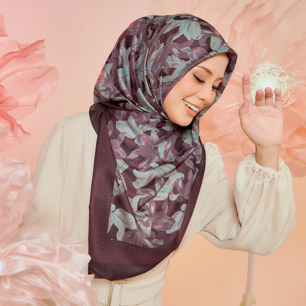 PS-SOFT EMBOSSED SEA OF LILIES in PLUM