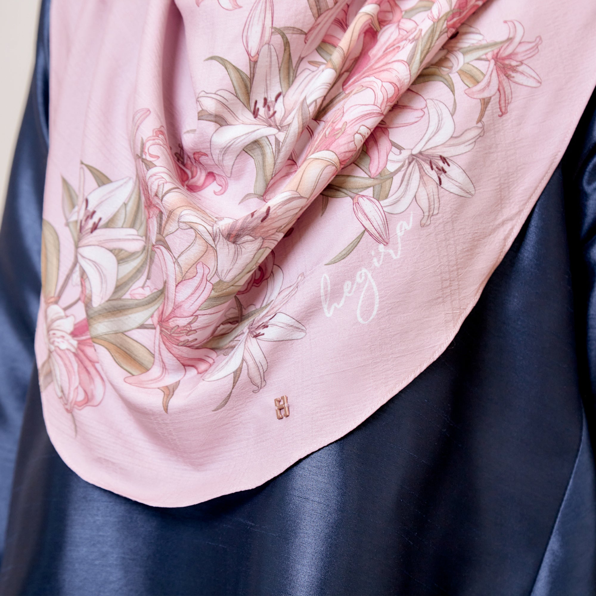 KEENLY-SO LILY in PINK WATER