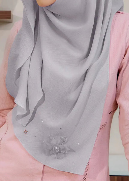 SWEETLY-SO LUXE HANAMEERAN in COOL GREY