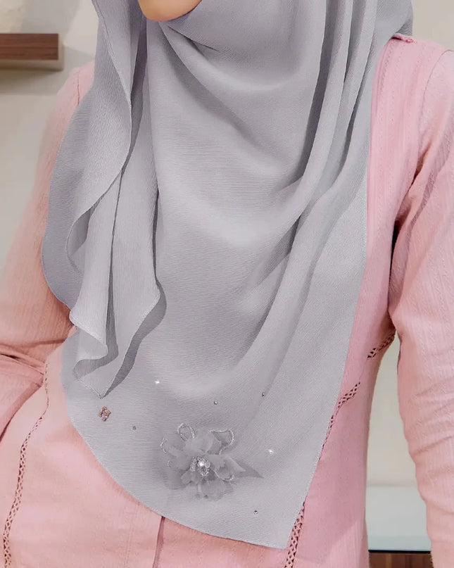 SWEETLY-SO LUXE HANAMEERAN in COOL GREY